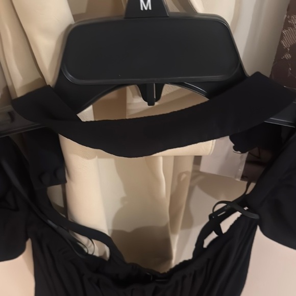 Forever 21 Black Puff Sleeve Bodysuit with Ruched Details - Picture 2 of 2